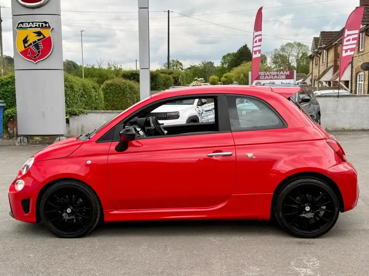 Usado Abarth 595 Pista 165 CV (121 kW) 2022 Rojo Utilitario