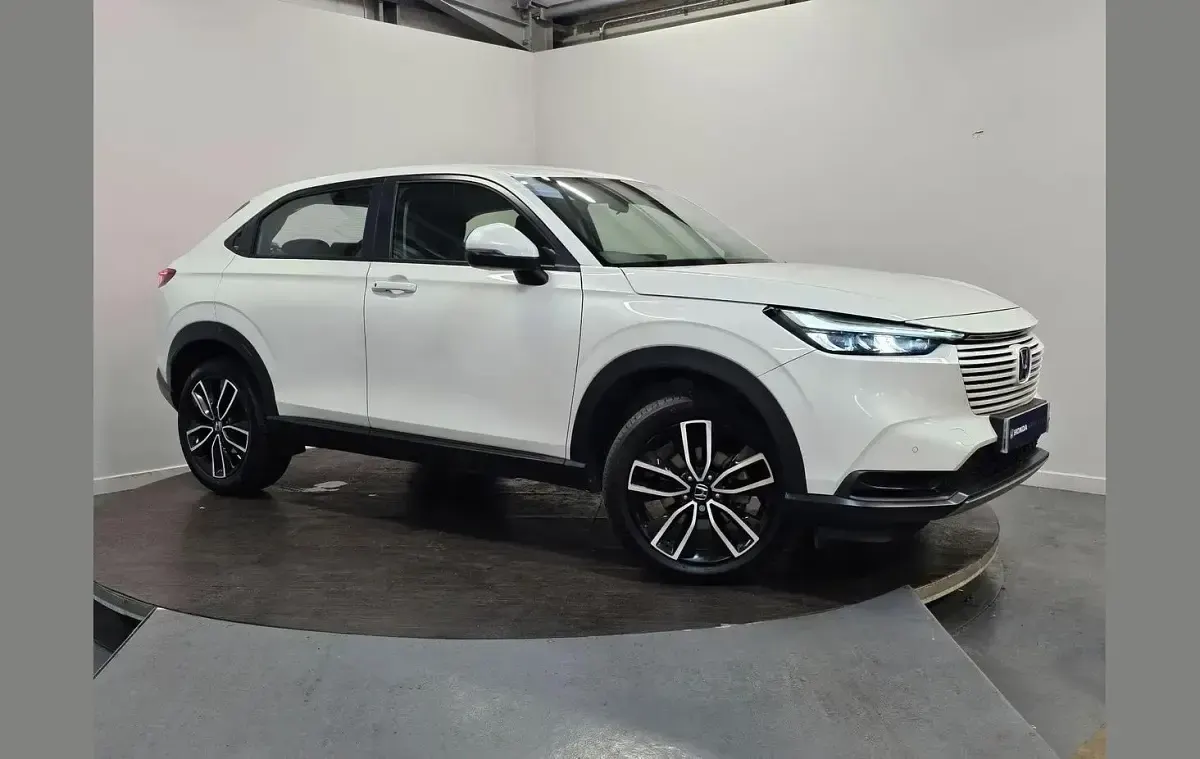 Used Honda HR-V Elegance 131 HP (96 kW) 2023 White SUV