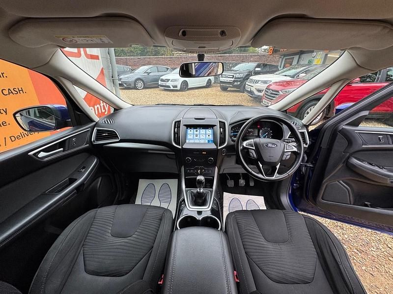 Used Ford S-MAX Zetec 150 HP (110 kW) 2018 Blue MPV