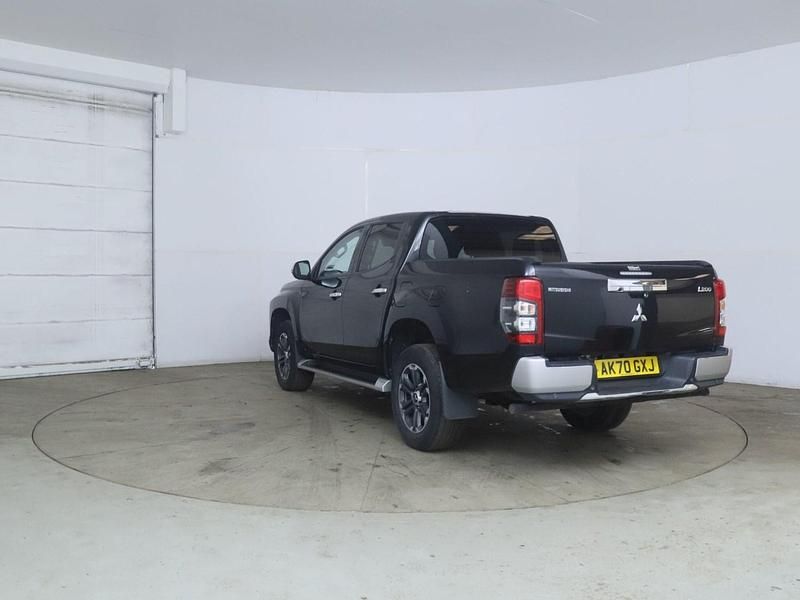 Used Mitsubishi L200 150 HP (110 kW) 2021 Black Pickup