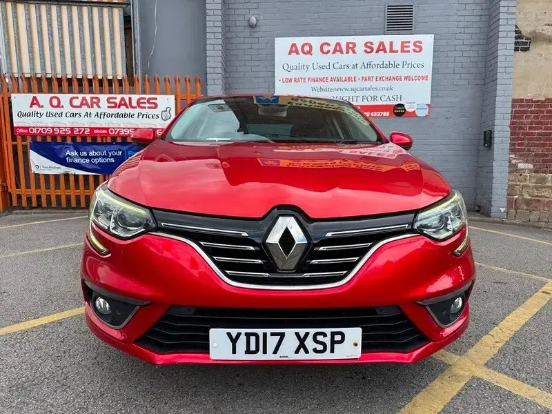 Used Renault Mégane IV Dynamique 130 HP (95 kW) 2017 Red Hatchback