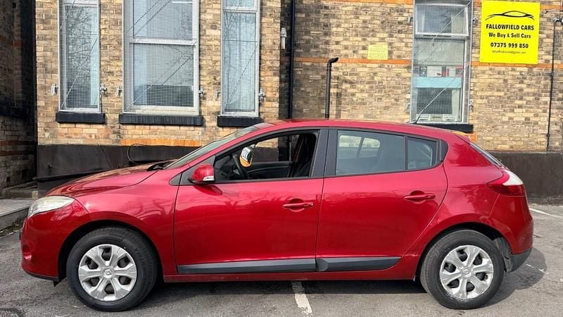 Used Renault Mégane III Expression 2009 Red Hatchback