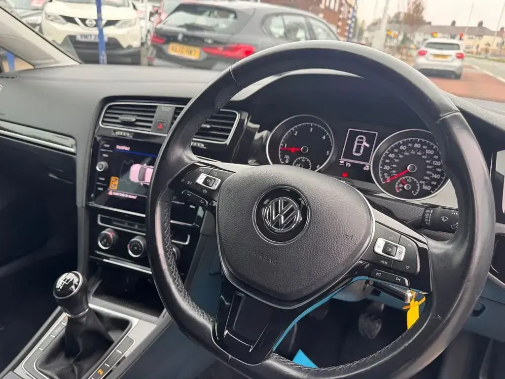 Used VW Golf VII GT 115 HP (84 kW) 2019 Blue Hatchback