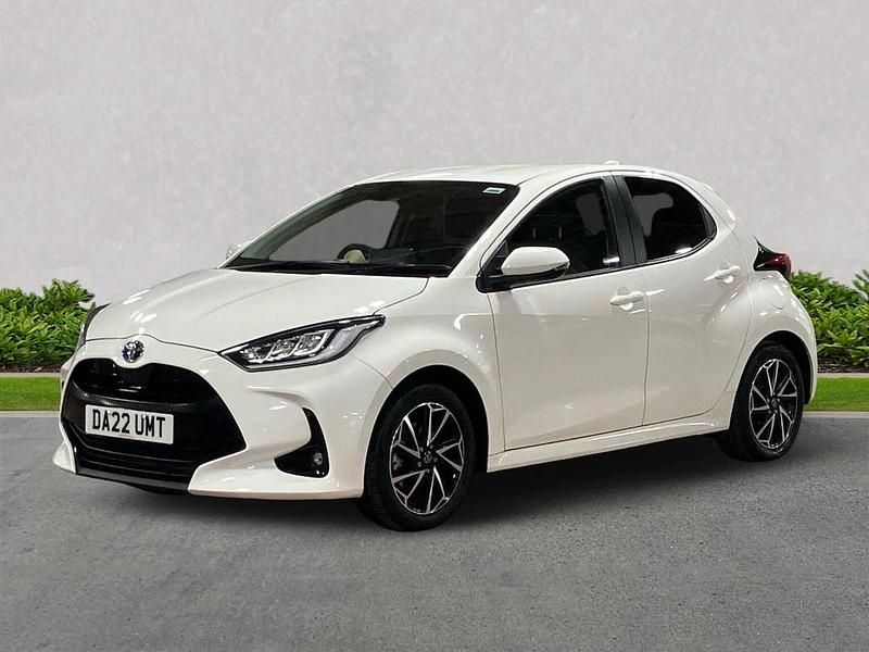 White Used 2022 Toyota Yaris Hybrid Design Hatchback | £15,999 (Super price) - Image 1/4