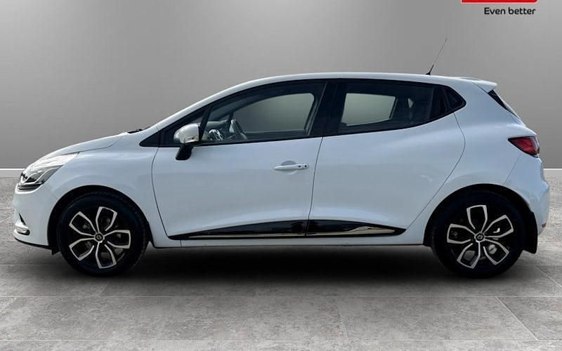 Used Renault Clio IV Play 76 HP (55 kW) 2019 Hatchback