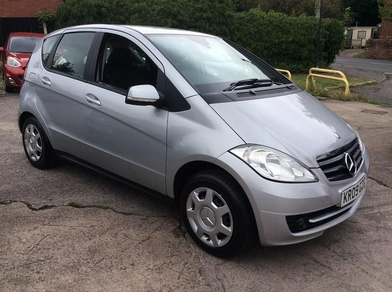 Silver Used 2009 Mercedes A160 Classic Hatchback | £2,990 (Fair price) - Image 1/4