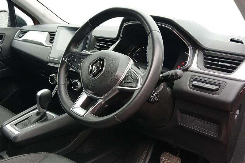Second-hand Renault Captur Iconic 145 CP (106 kW) 2022 Roșu SUV
