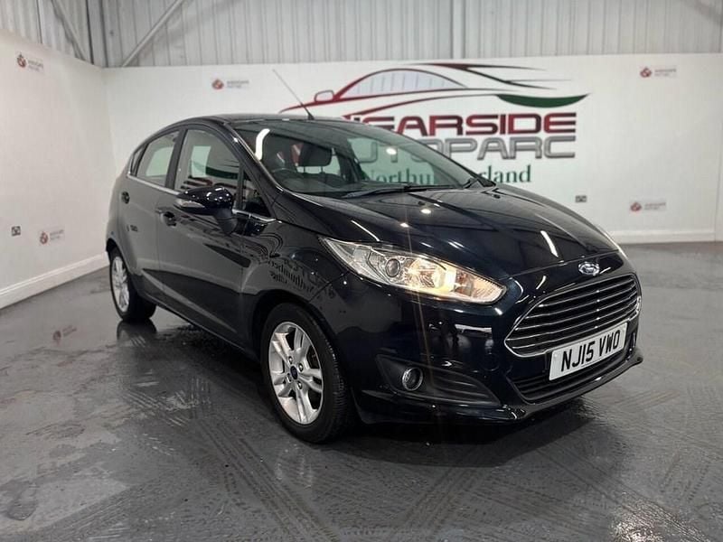 Black Used 2015 Ford Fiesta Zetec Hatchback | £4,699 (Good price) - Image 1/4
