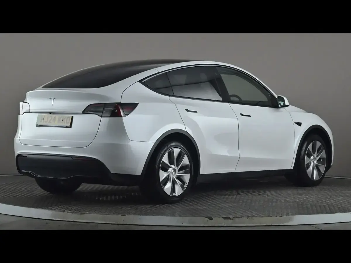 Used Tesla Model Y RWD 219 kW (299 HP) 2024 White SUV