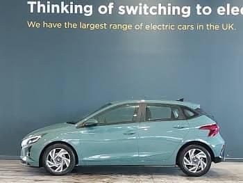 Used Hyundai i20 Advanced 100 HP (73 kW) 2023 Green Hatchback