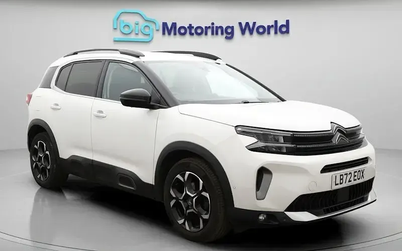 Używany Citroën C5 Shine 131 KM (96 kW) 2023 Hatchback