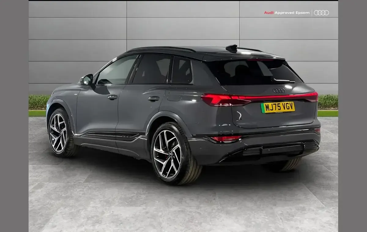Used Audi Q6 e-tron Performance 225 kW (306 HP) 2025 Grey SUV