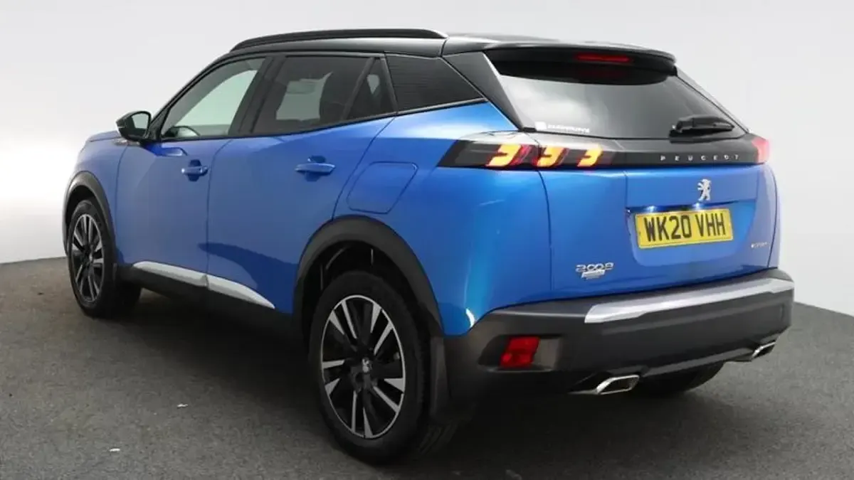 Used Peugeot 2008 GT-line 129 HP (94 kW) 2020 Blue SUV