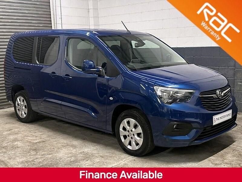 Blue Used 2022 Vauxhall Combo MPV | £16,995 (Expensive) - Image 1/4
