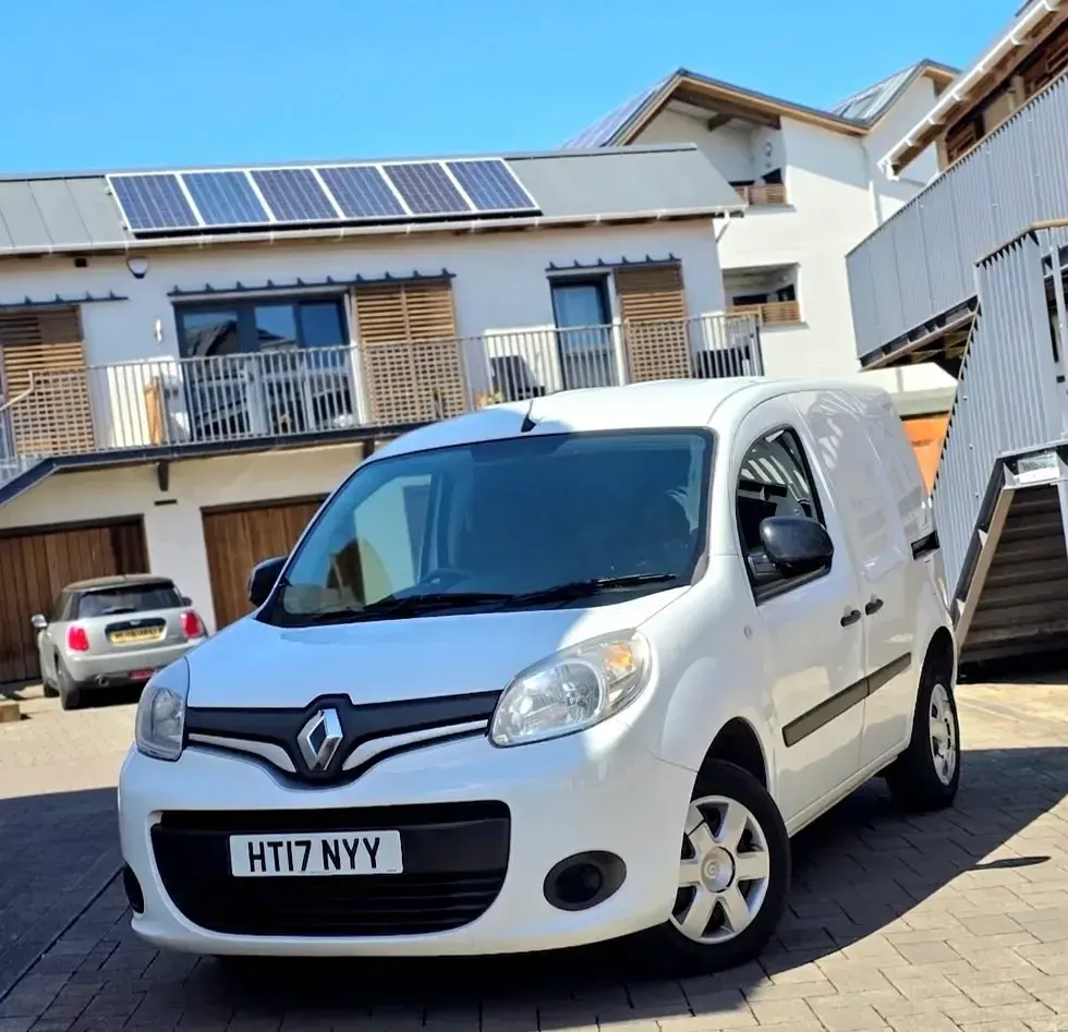 Usado Renault Kangoo Business 90 HP (66 kW) 2017 Branco Monovolume