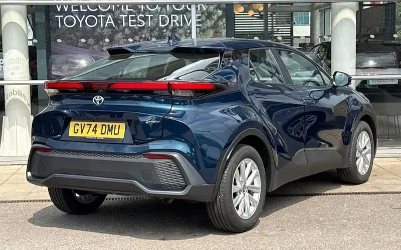 Used Toyota C-HR 140 HP (102 kW) 2026 SUV