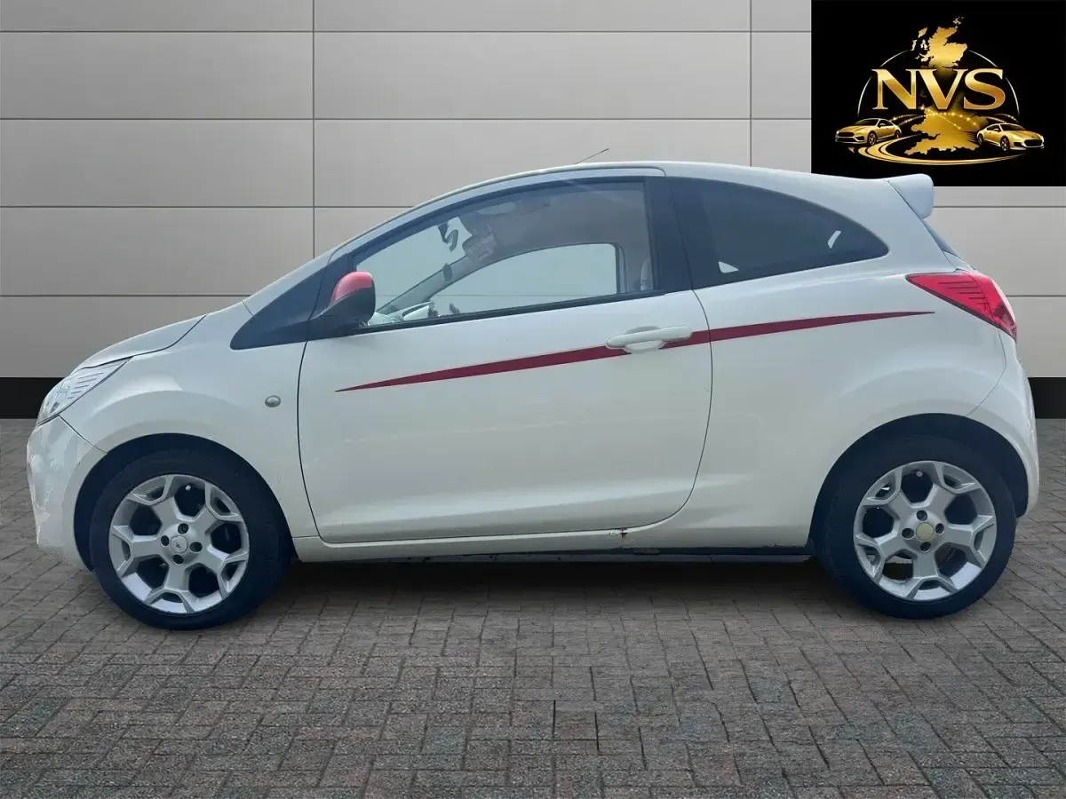 Used Ford Ka 69 HP (50 kW) 2010 White Hatchback