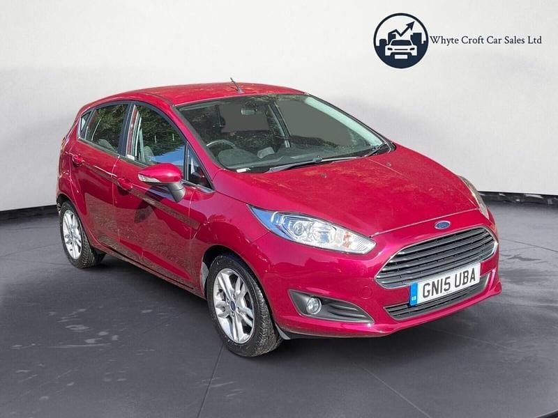 Red Used 2015 Ford Fiesta Zetec Hatchback | £5,995 (Good price) - Image 1/3