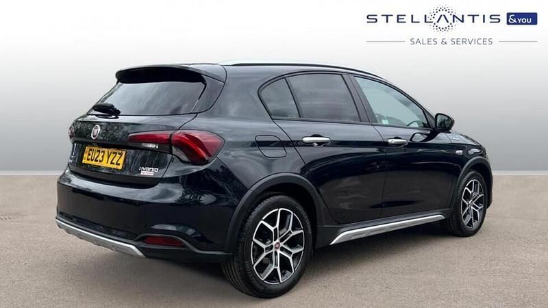Usado Fiat Tipo Cross 128 HP (94 kW) 2023 Preto Citadino