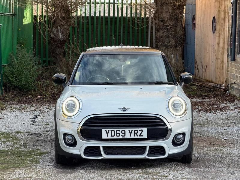 Usado Mini Cooper Hatch 2019 Prateado Citadino