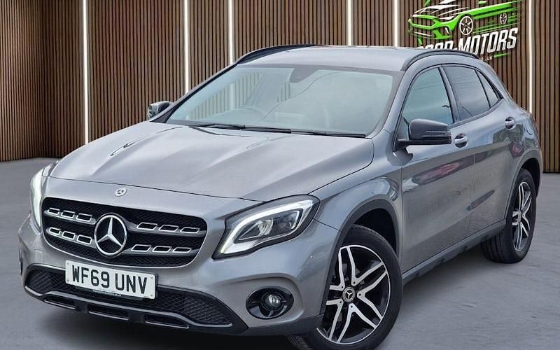 Usado Mercedes GLA180 Urban 122 HP (89 kW) 2020 SUV