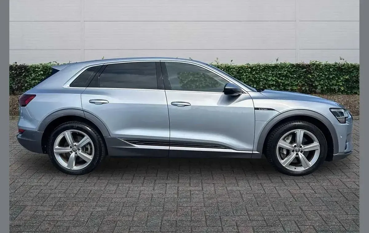 Used Audi e-tron Advanced 230 kW (313 HP) 2020 Silver SUV