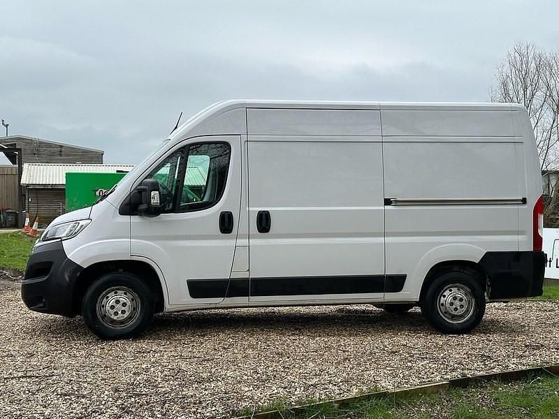 Used Citroën Relay 140 HP (102 kW) 2022 White Van