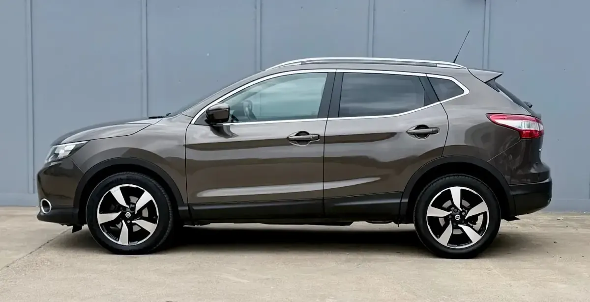 Używany Nissan Qashqai N-TEC 115 KM (84 kW) 2014 Beżowy SUV