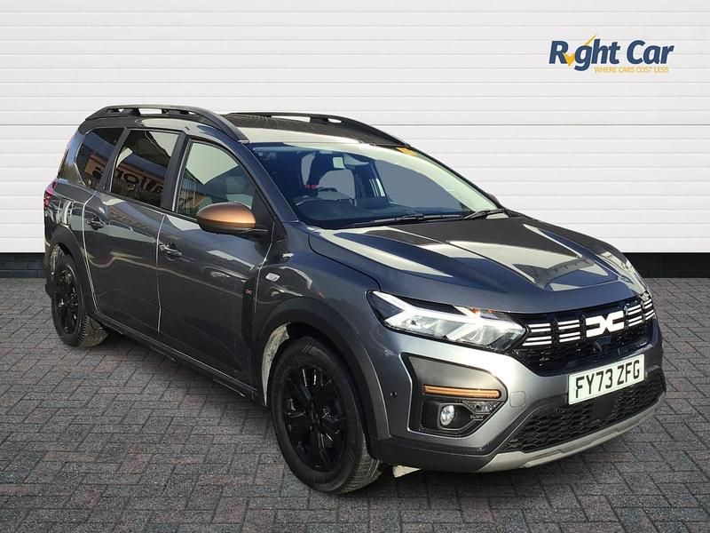 Grey Used 2023 Dacia Jogger Extreme MPV | £15,299 (Fair price) - Image 1/4