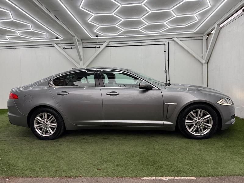 Used Jaguar XF Luxury 200 HP (147 kW) 2013 Grey Sedan