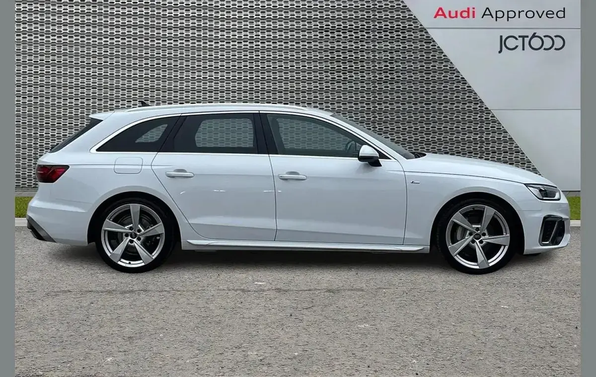 Used Audi A4 S-Line 200 HP (147 kW) 2024 White Estate