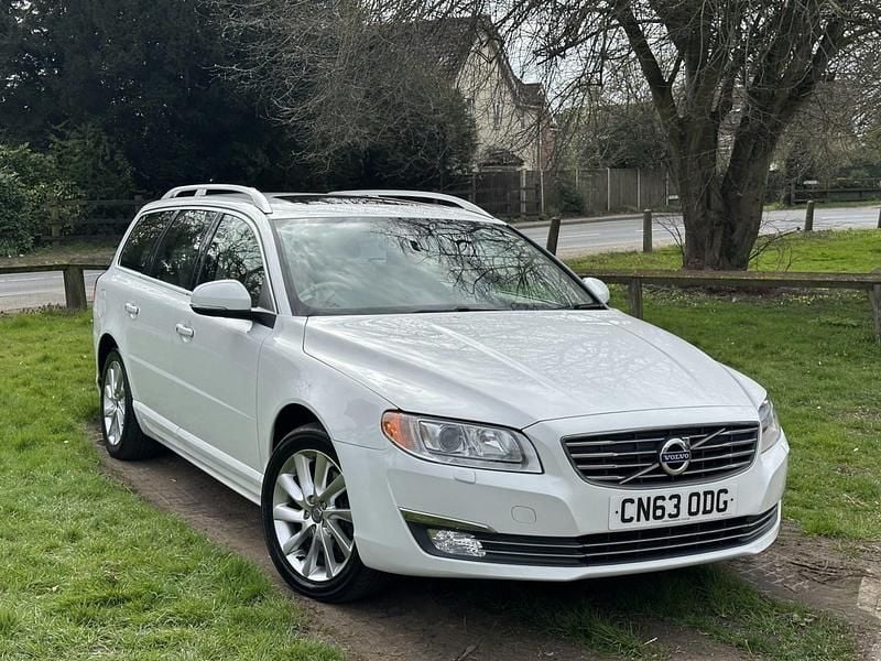 Used Volvo V70 SE Lux 163 HP (119 kW) 2013 White Estate