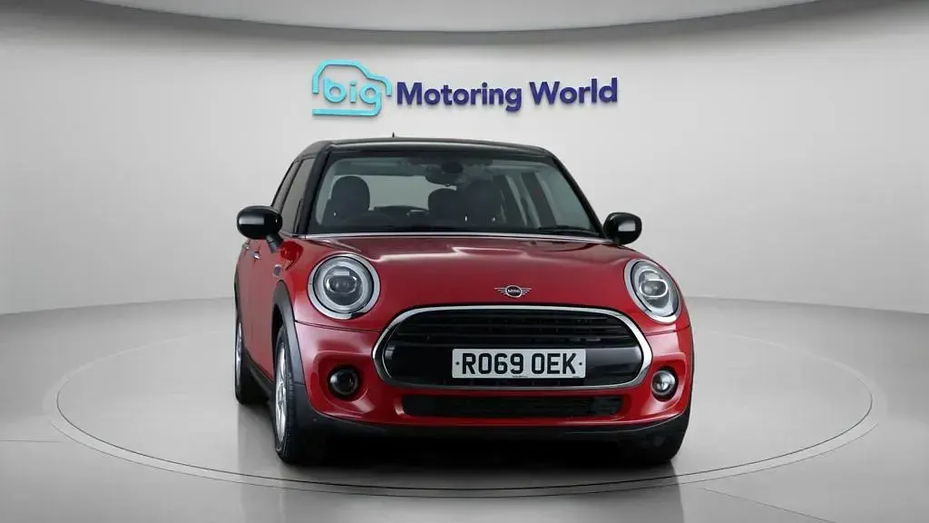 Used Mini Cooper Classic 136 HP (100 kW) 2019 Red Hatchback