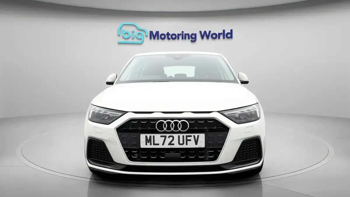 Used Audi A1 Sportback Sport 110 HP (80 kW) 2022 White Hatchback