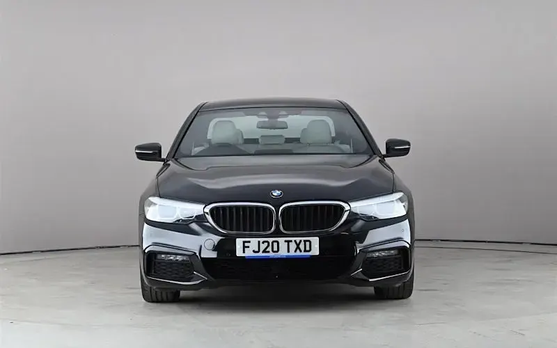 Usado BMW 530 M Sport 265 HP (194 kW) 2020 Preto Sedan