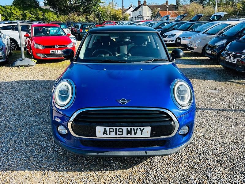 Used Mini Cooper Classic 136 HP (100 kW) 2019 Blue Hatchback