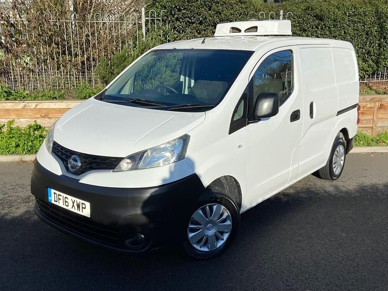 White Used 2016 Nissan NV200 Acenta MPV | £4,995 (A bit pricey) - Image 1/4