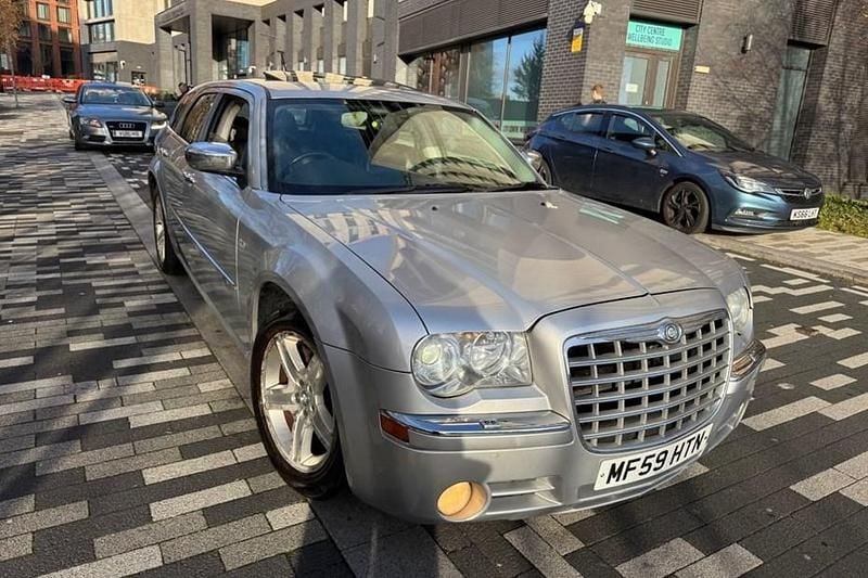 Used 2009 Chrysler 300C Touring Estate | £2,350 (Good price) - Image 1/1