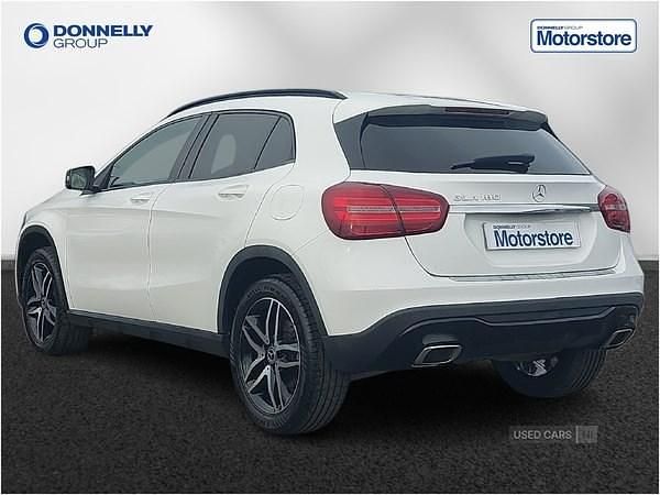 Used Mercedes GLA180 Urban 122 HP (89 kW) 2019 White SUV