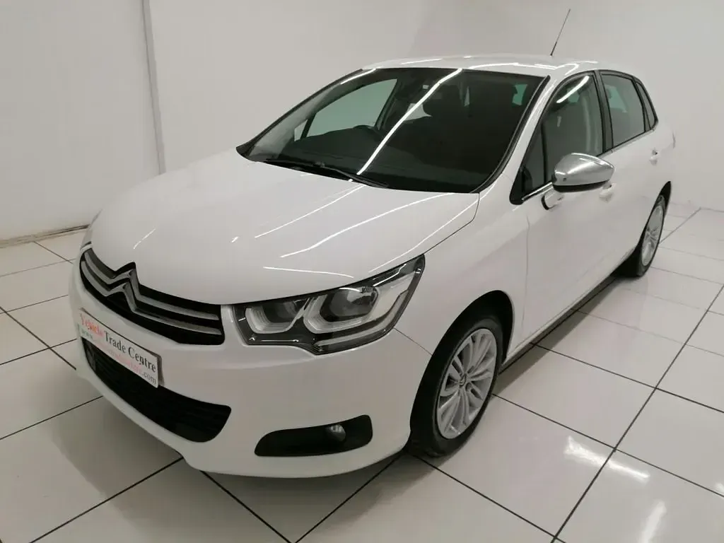 Gebraucht Citroën C4 Flair 2016 Weiß Kleinwagen