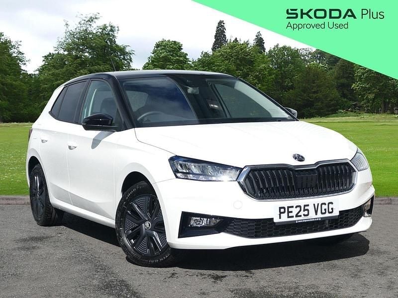 White Used 2025 Skoda Fabia Design Edition Hatchback | £19,875 (Fair price) - Image 1/4