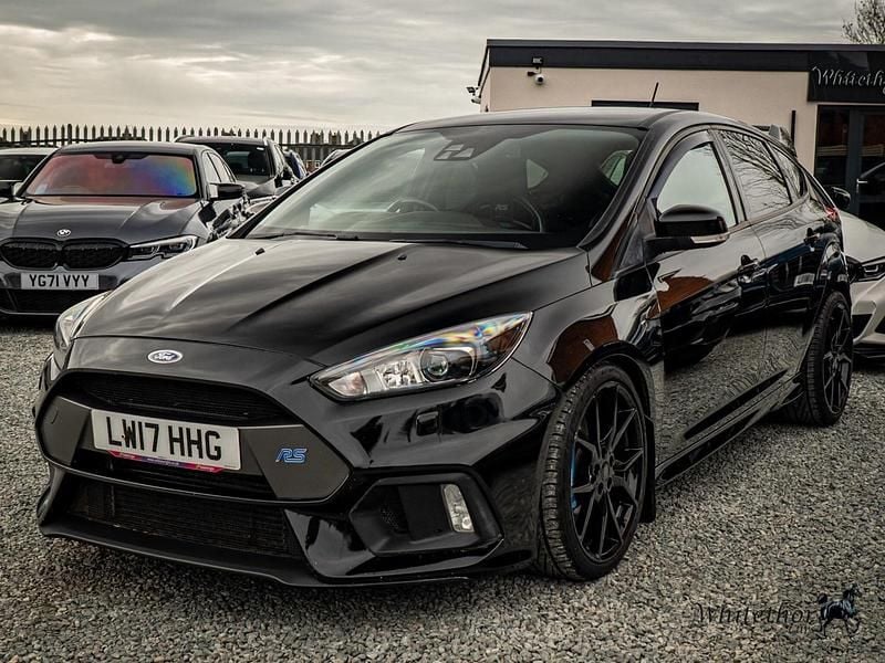Used Ford Focus RS 350 HP (257 kW) 2017 Black Hatchback