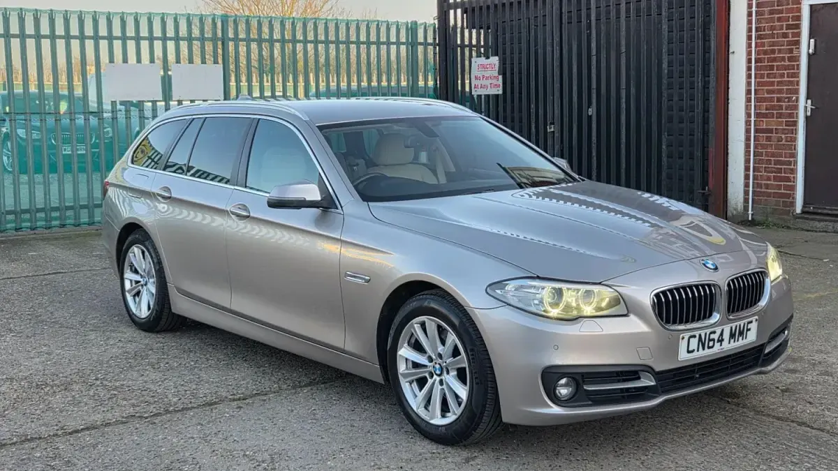 Usado BMW 518 Advantage 2014 Plateado Familiar