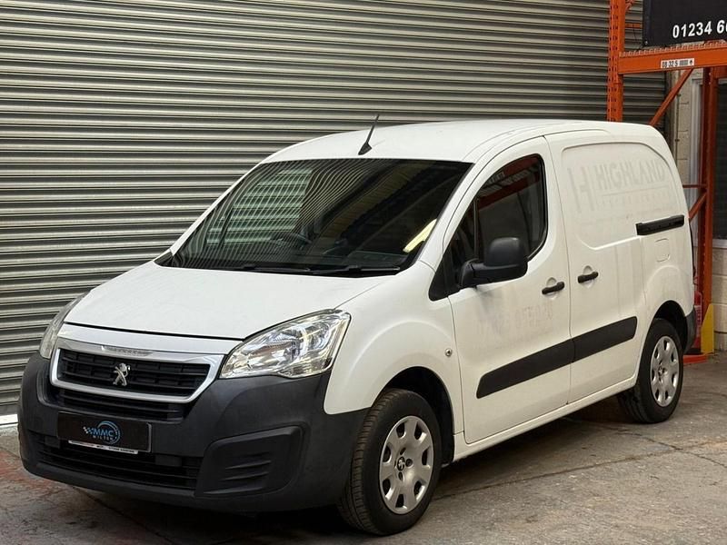 Used Peugeot Partner 98 HP (72 kW) 2017 White