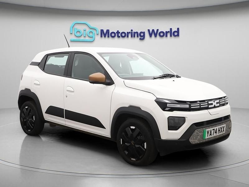 White Used 2025 Dacia Spring Extreme Hatchback | £10,400 (Fair price) - Image 1/4