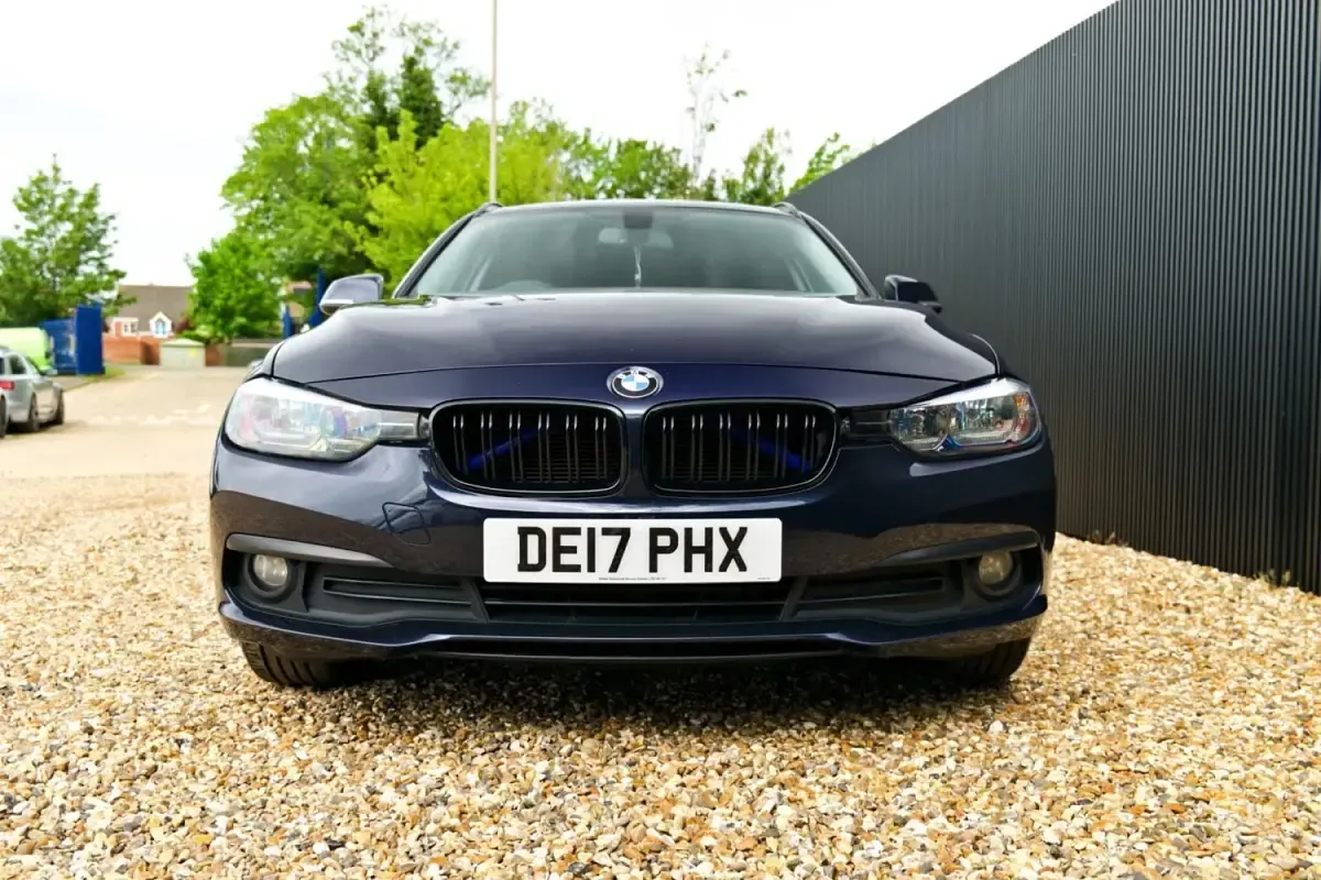 Usado BMW 320 Efficient Dynamics 2017 Azul Familiar