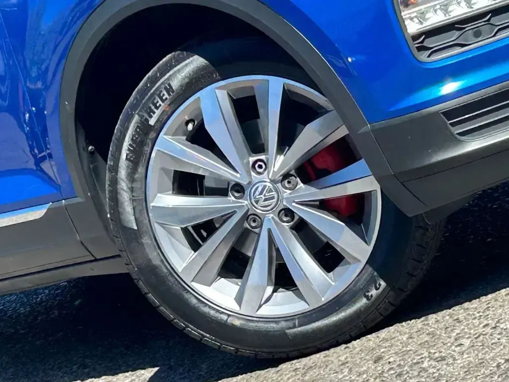 Used VW T-Roc Design 150 HP (110 kW) 2019 Metallic blue SUV