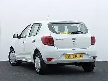 Used Dacia Sandero Essentiel 73 HP (53 kW) 2019 White Hatchback