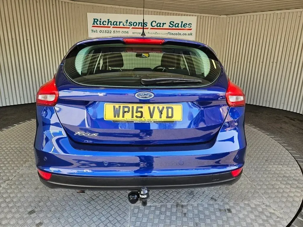 Używany Ford Focus Titanium 120 KM (88 kW) 2015 Niebieski Hatchback