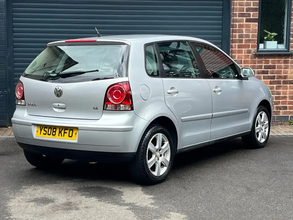 Used VW Polo Match 80 HP (58 kW) 2008 Silver Hatchback